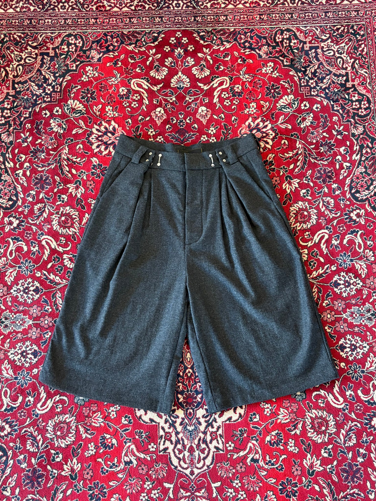 Black Wool Adjustable Pleated Shorts